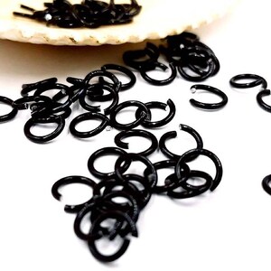 25 Black Anodized Aluminum Open Jump Rings 5/32&quot; (3.9mm) Jewelry Findings BAAOJR5/32-25BD4-109