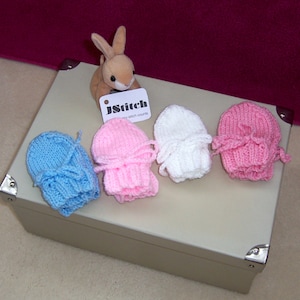 Hand knitted Mittens, Knitted mittens, Baby mitts, Baby Shower, Gloves, Newborn Gift,  Hand made,
