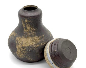 Minimalist textured bulb shaped jar with lid