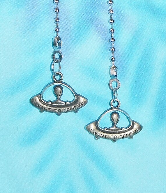 Set Of Two Alien I Want To Believe Silver Metal Ceiling Fan Pull Chains Great Gifts