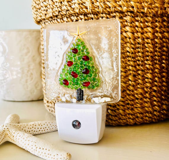 Coastal Christmas Night Light, Green Christmas Tree With Crushed Shells, Beach, Beachy Christmas, Starfish, Night Lite, Resin Art, Bathroom