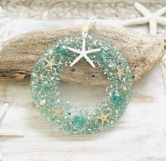 Coastal Aqua Crushed Glass And Shell Wreath Suncatcher: Beachy Christmas Wreath