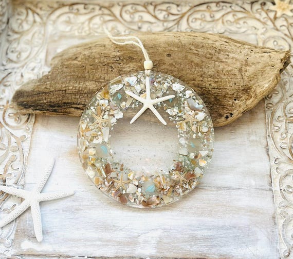 Coastal Shell Wreath Suncatcher: Beachy Christmas Wreath