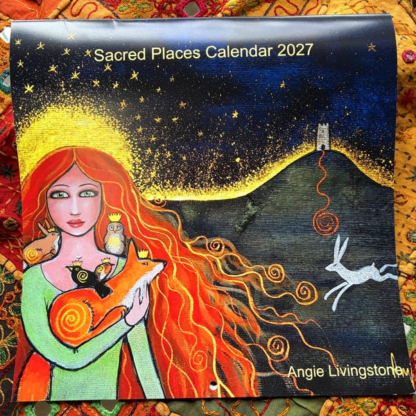 Calendrier mural carré grand format « Lieux sacrés 2027 », illustrations d'Angie Livingstone, phases de la lune (29,7 cm de côté)