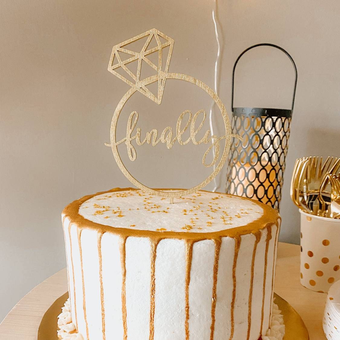 O'Creme Engaged with Ring and Diamond-Ring Cake Topper - Gold