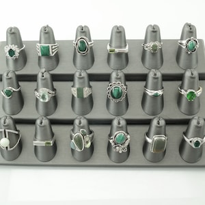 Vintage Sterling Silver Green Gemstone Size 7 Ring