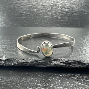 Brazalete de plata de ley con ágata musgosa