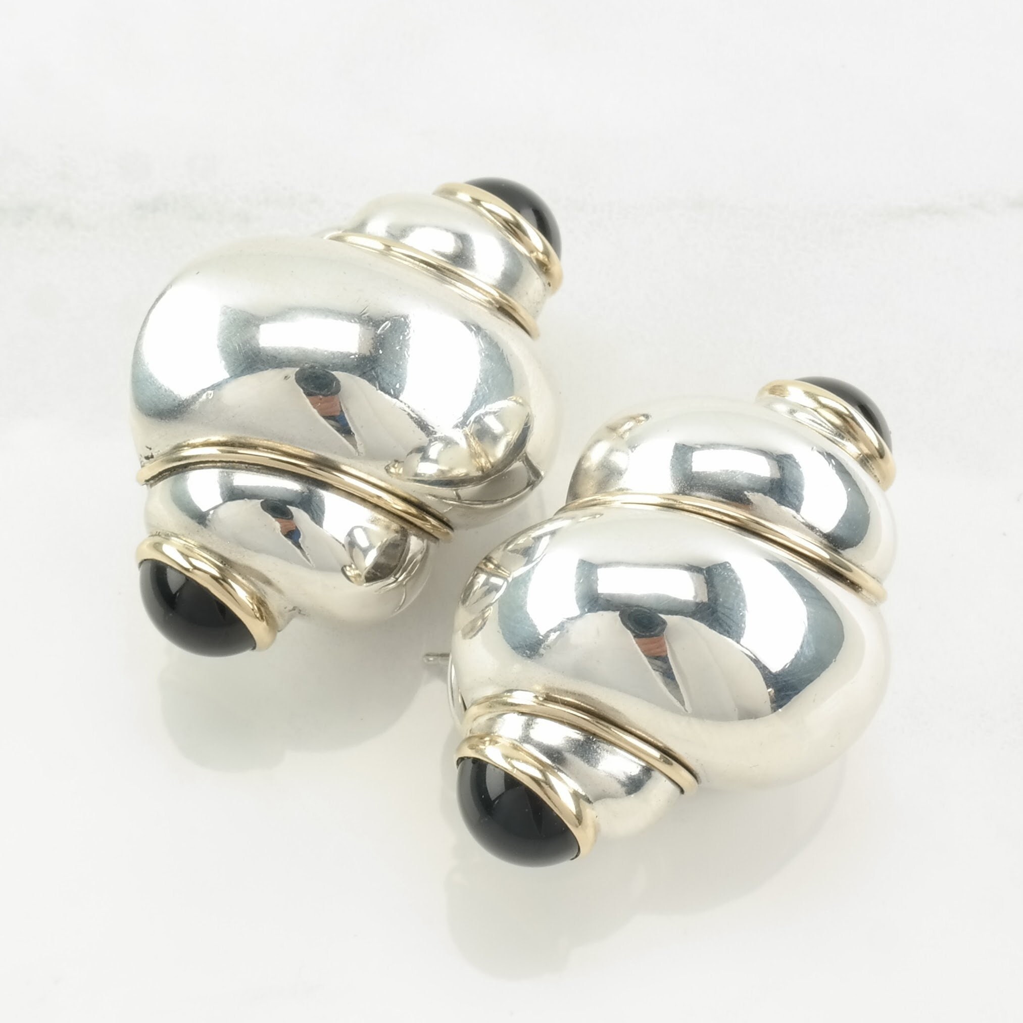Maz shop shell earrings