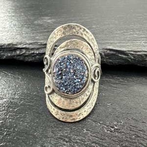 Anello d&#39;argento modernista vintage Druzy Shield Sterling Blue Taglia 8 1/4