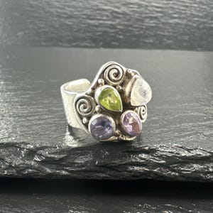 Vintage Sajen Ring Moonstone, Amethyst, Peridot Sterling Silver Size 8 1/2