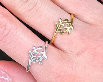 Vintage Silver Leaf Ring, Size 6-8