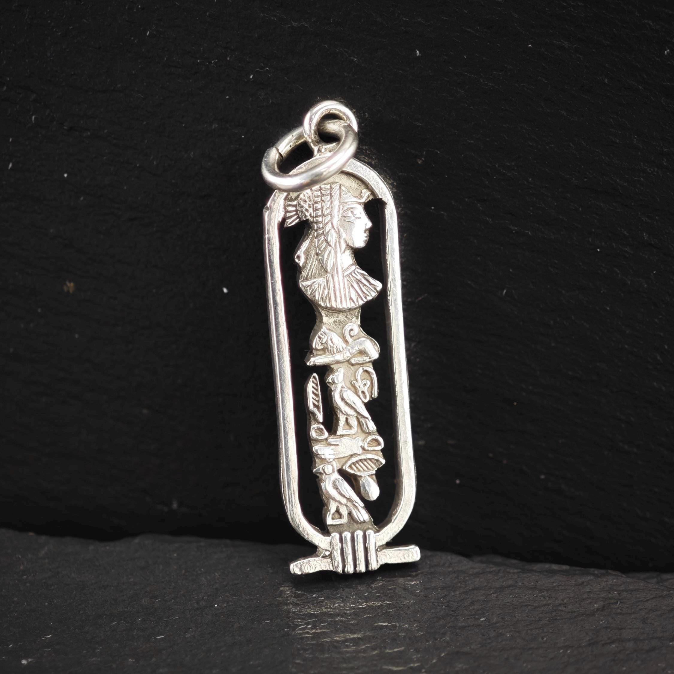 エジプトの象形文字カルトゥーシュ、クレオパトラ女王ペンダント