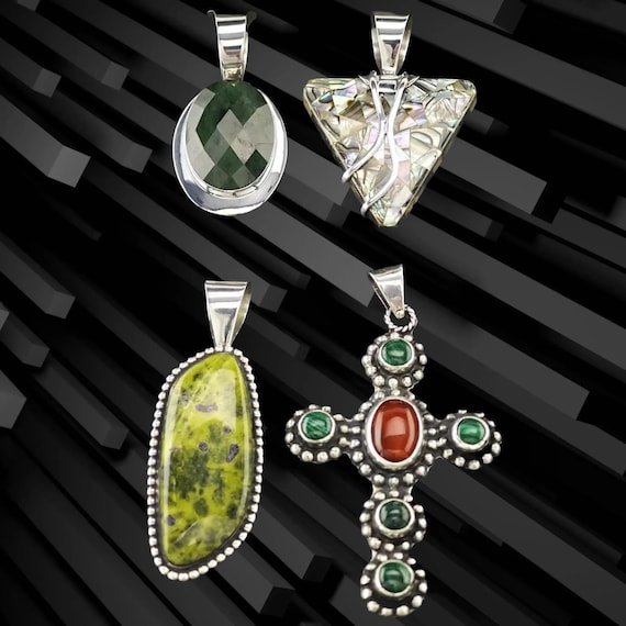 ヴィンテージグリーンジェムストーンペンダント（スターリングシルバー