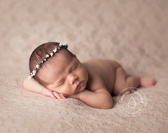 The Hannah Newborn Flower Halo