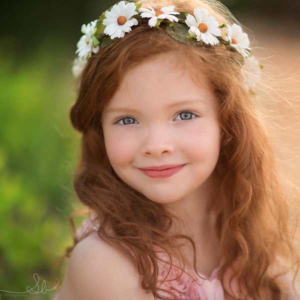 The Sandra Daisy Flower Halo