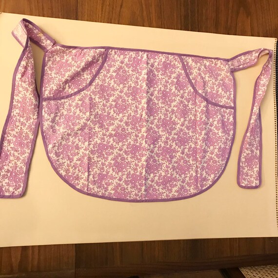 Vintage cafe apron, lavender floral print - image 5