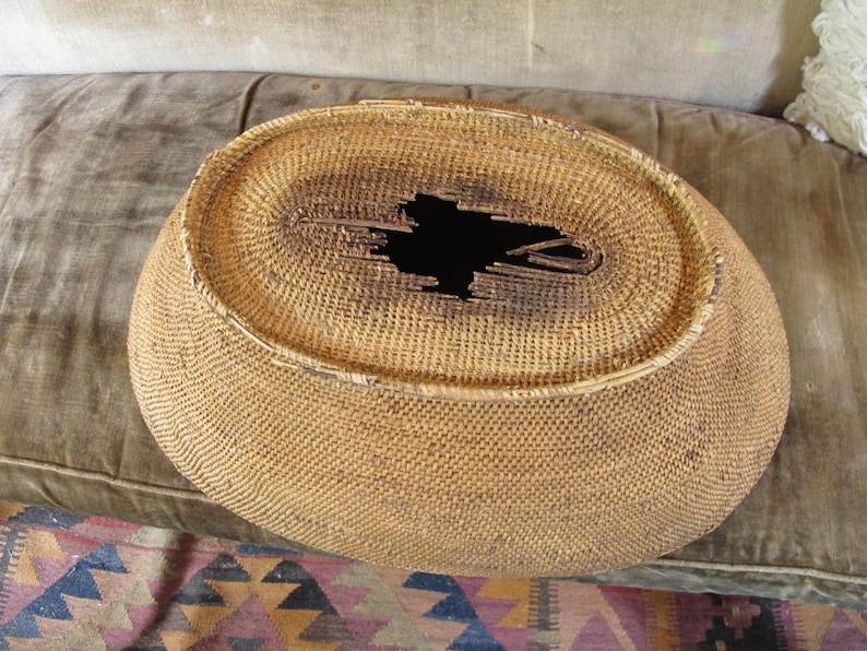 Primitive Oval Basket Native Woven Basket Large Shallow Round Boho Early Basket French Country Decor Basket Yarn Kindling Basket image 2