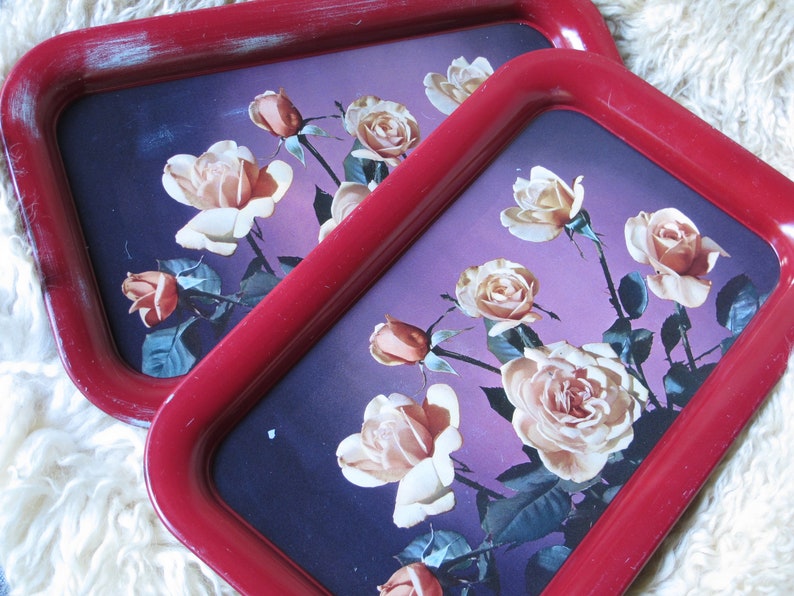 Set/2 Shabby Chic Metal Trays with Roses Country Cottage Decor Tin Metal Tray Roses Motif Wall Decor 1940s Serving Tray Display Tray image 1