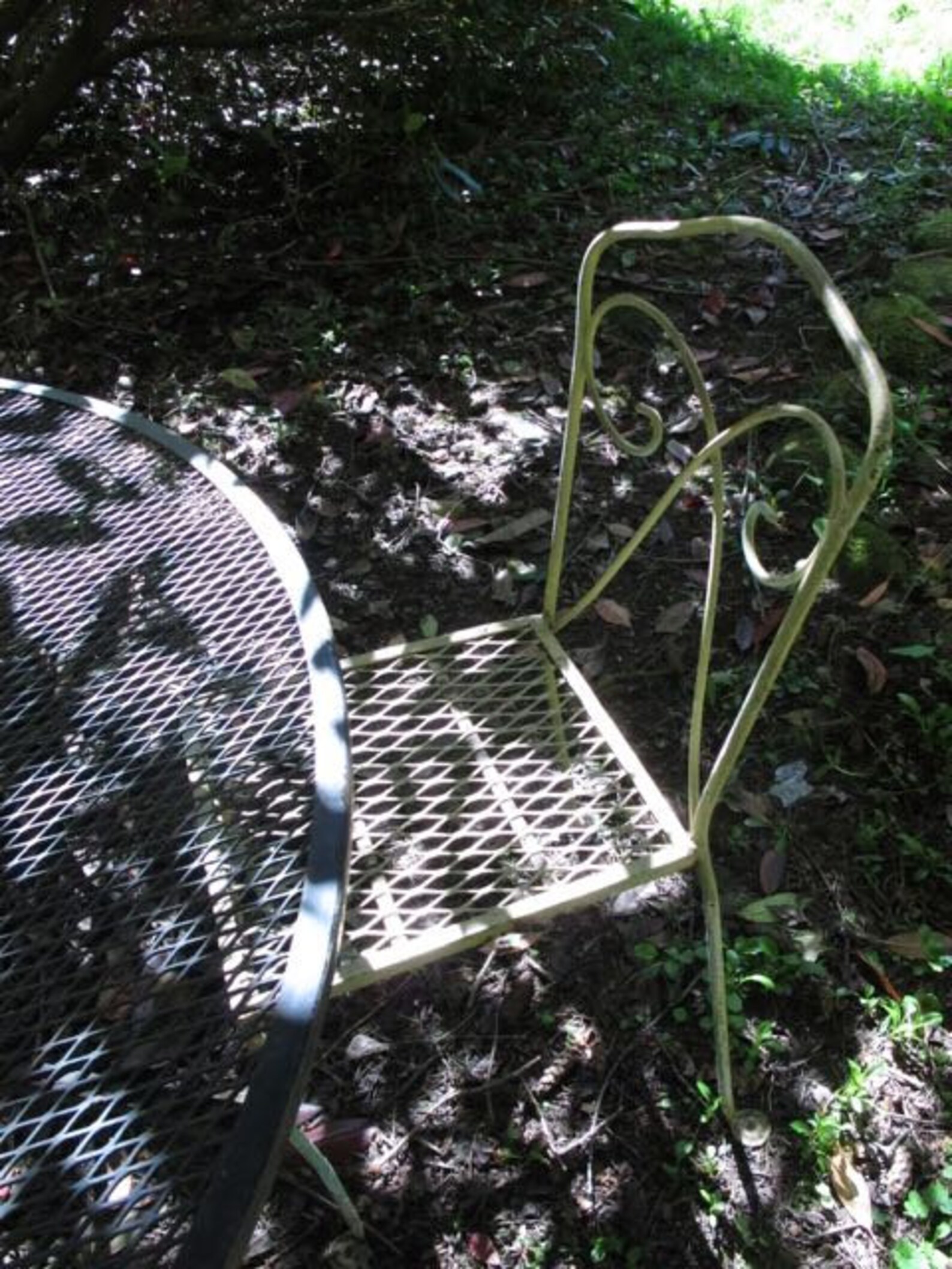 Vintage Patio Set Wire Mesh Outdoor Dining Table and Chairs Etsy