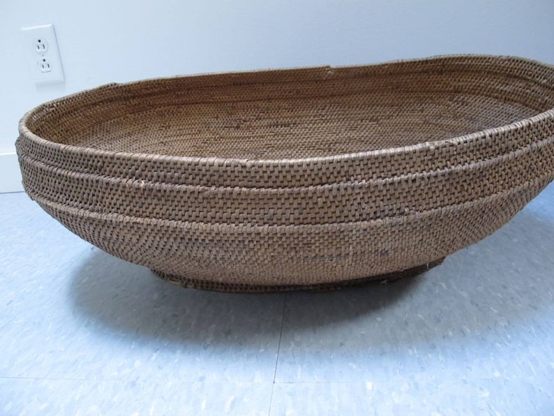 Primitive Oval Basket Native Woven Basket Large Shallow Round Boho Early Basket French Country Decor Basket Yarn Kindling Basket image 3