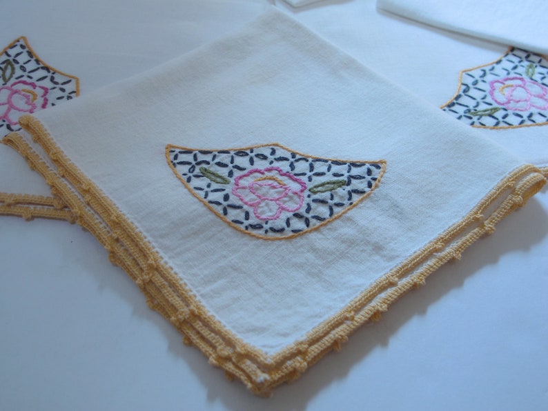 Embroidered Cloth Napkin Set of 6 Vintage Napkins with Yellow Pink floral embroidery Vintage Cotton Napkins Linen Napkins Tea Time image 8