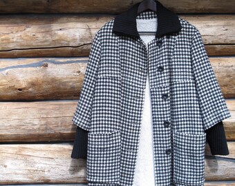 Size L Vintage Women Houndstooth Coat Large  1960s Winter Coat Size 14 Black and White checkered Coat 3/4 Sleeves Length Sweater Coat