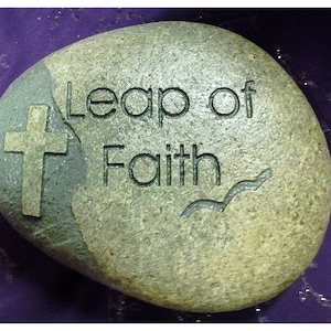 personalized garden stone with scripture, Engraved river rock with faith and cross, engraved personalized gifts for inspiration