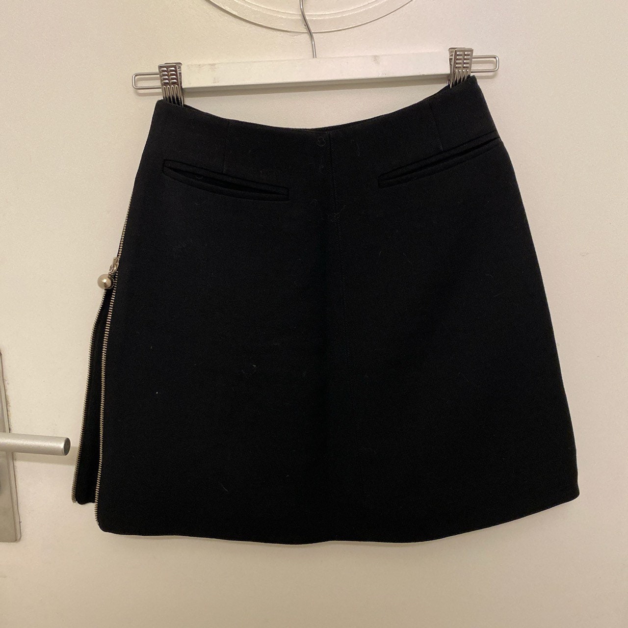 Kleding Gender-neutrale kleding volwassenen Kilts en rokken Prachtig gemaakt Claude Montana zwarte mini rok jupe met side zip detail 