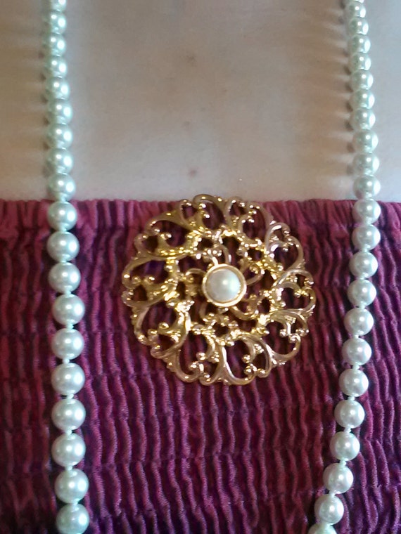 Golden and Pearl Brooch - vintage circular pin - image 2