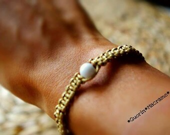 Macrame Bracelet Glass Detail