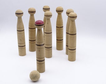Table top eight pin bowling game, miniature bowling game, vintage pub game