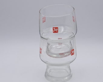 Collectible 7 UP glasses, vintage 7 UP glasses, collectible barware, collectible soda glasses