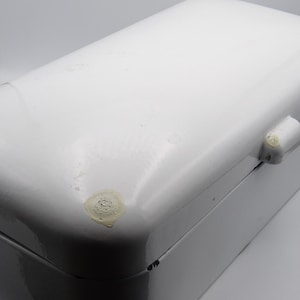 Vintage white enamel bread bin, white enamel bread box, kitchen storage, enamel storage box, vintage enamelware, vintage kitchen