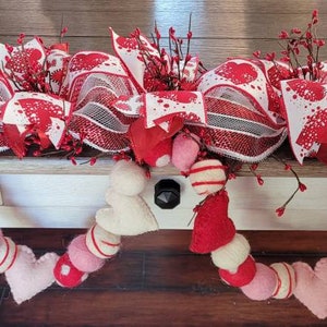 PIP Berry Garlands- 4' – Lee's Shops at Wagner Square