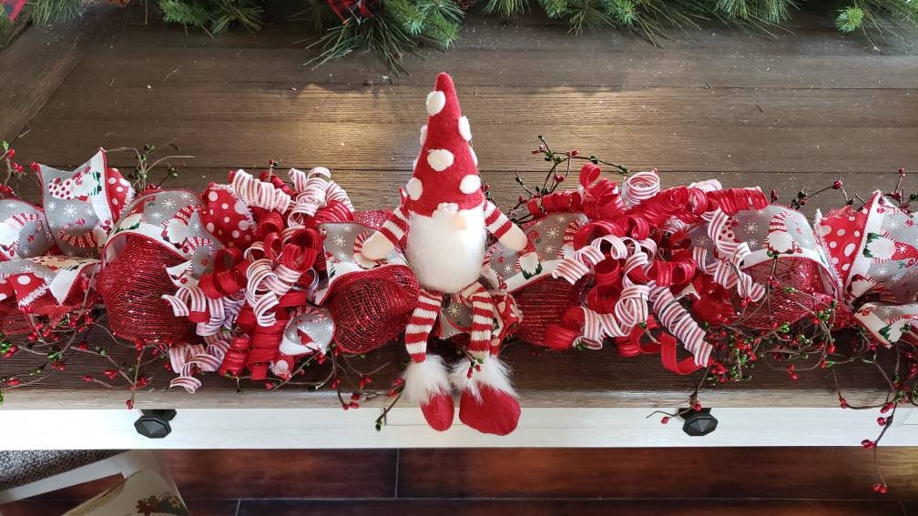 Christmas gnome garland, gnome garland, Christmas gnome table runner. Christmas decor, gnome