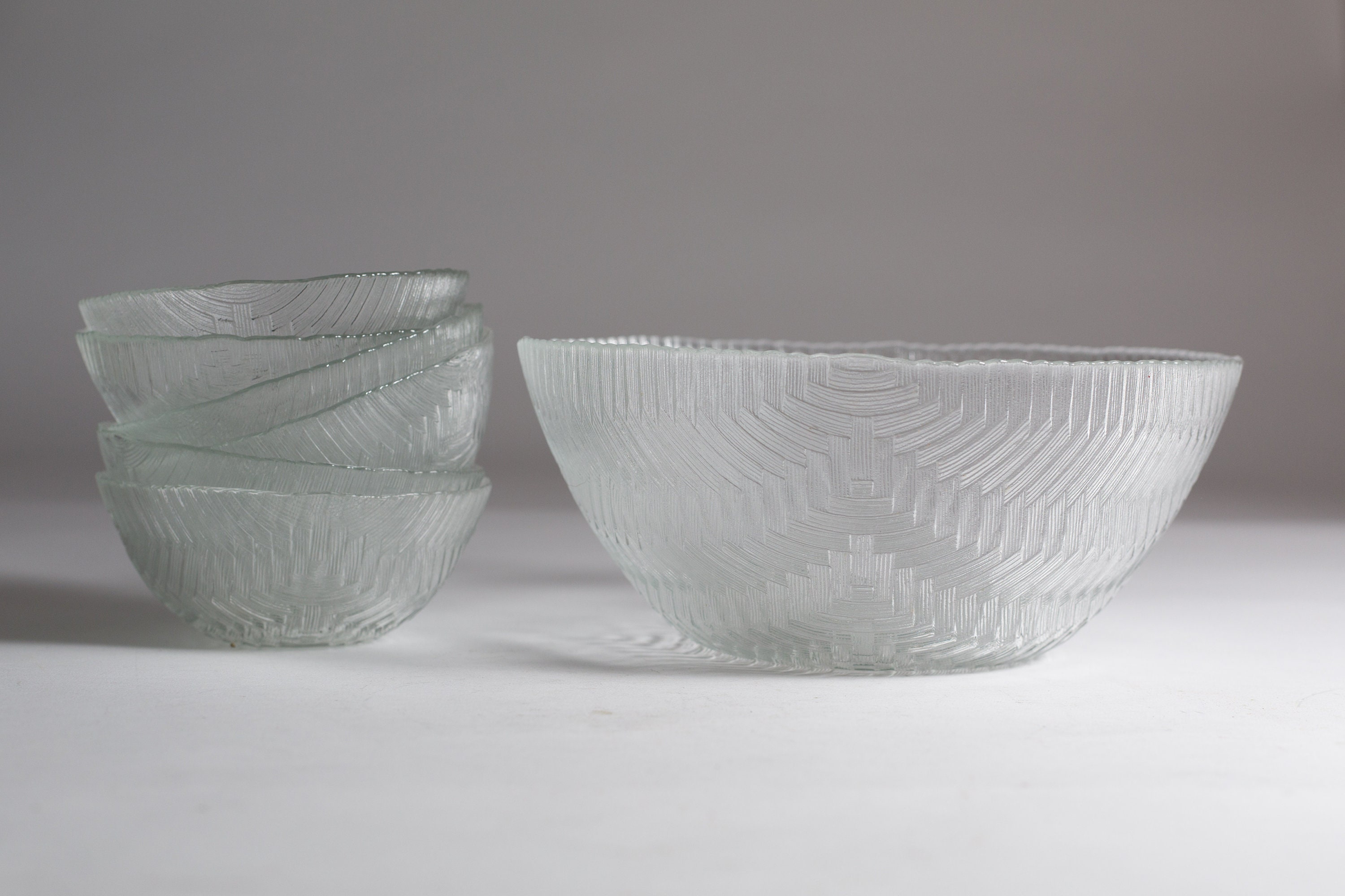 Glass Salad Bowls / Set of 7 Vintage Chevron Pattern / 6 small and 1