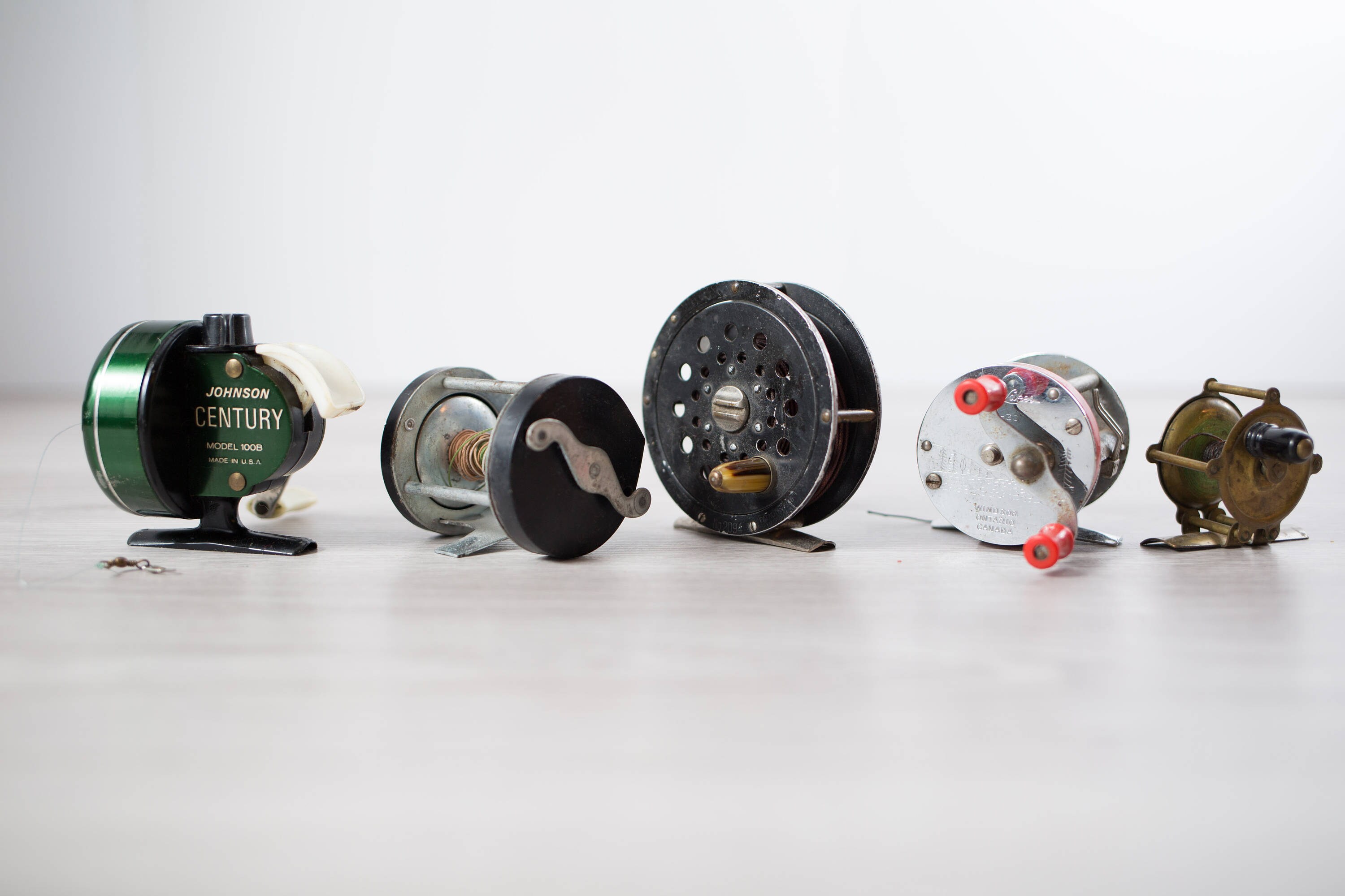 Vintage Fishing Reel / Green Johnson Century Model 100B Made in U.S.A