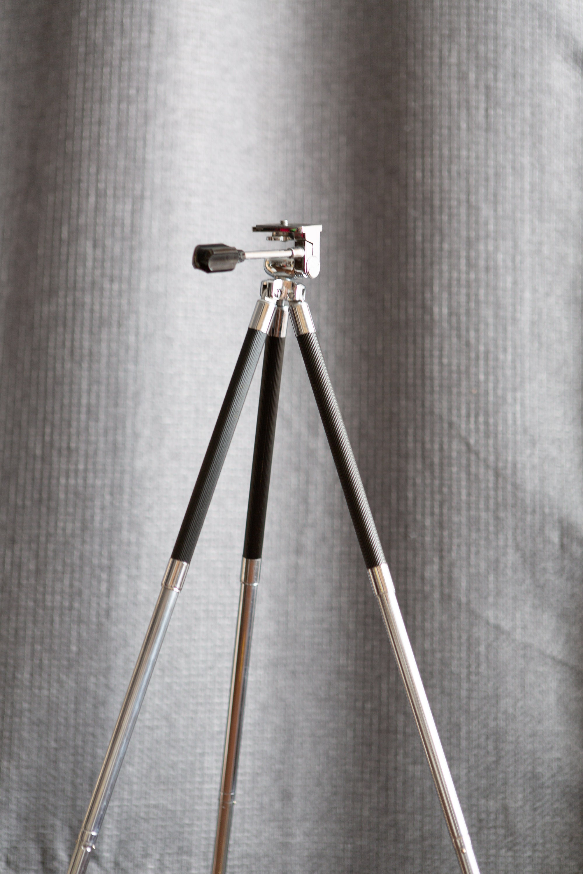 Vintage Tripod Marked R&H Products Extendable Portable Adjustable