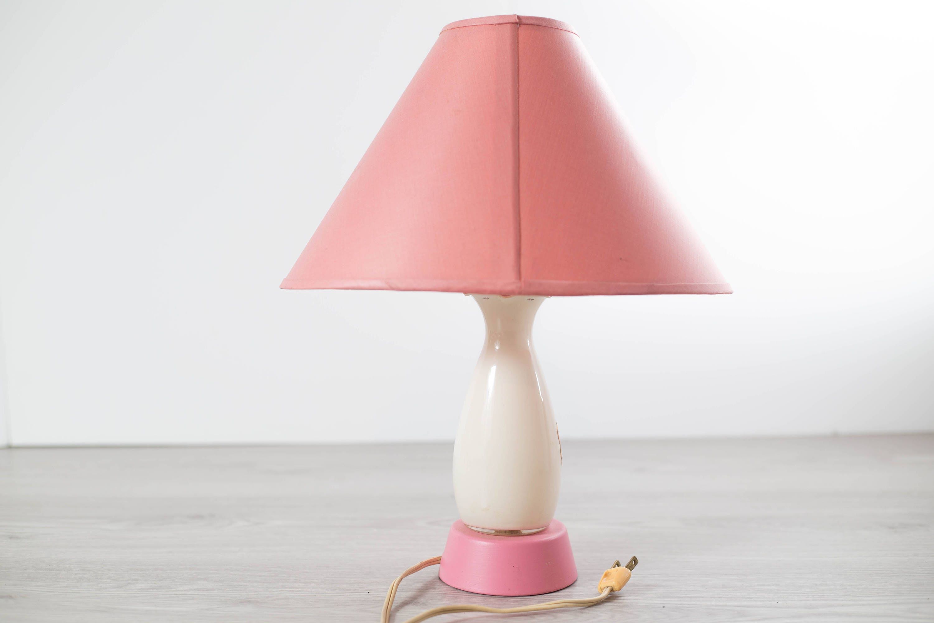 Pink Desk Lamp / Vintage Mid Century Hand Painted Floral Accent Lamp