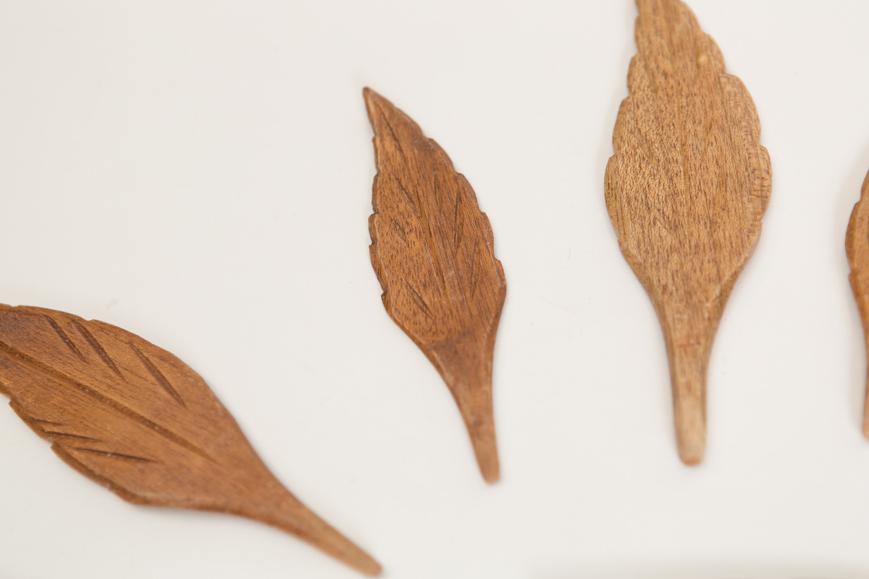 Vintage Wooden Leaves Hand Carved Solid Wood Decorative Autumn Leaf