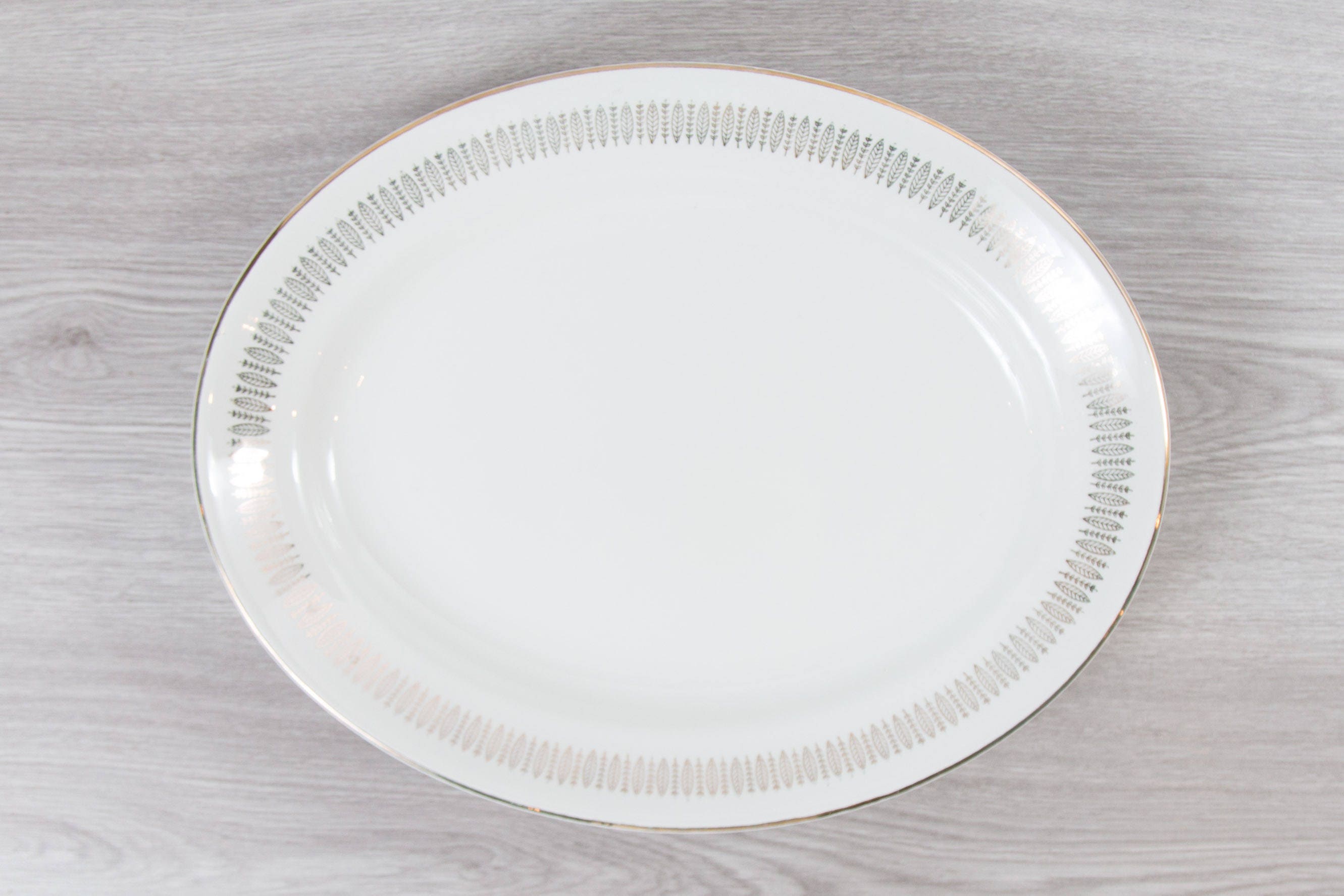 Large Oval Plate Royal Knight Traditional Dinnerware Platter / 22k Gold / Arrows and Leaves