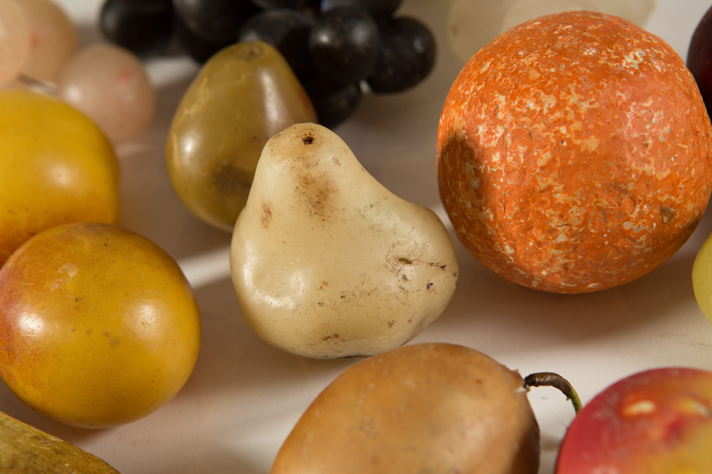 Antique resin Fruit Vintage Rustic Home Decor For Cabin or Cottage Victorian Style Still