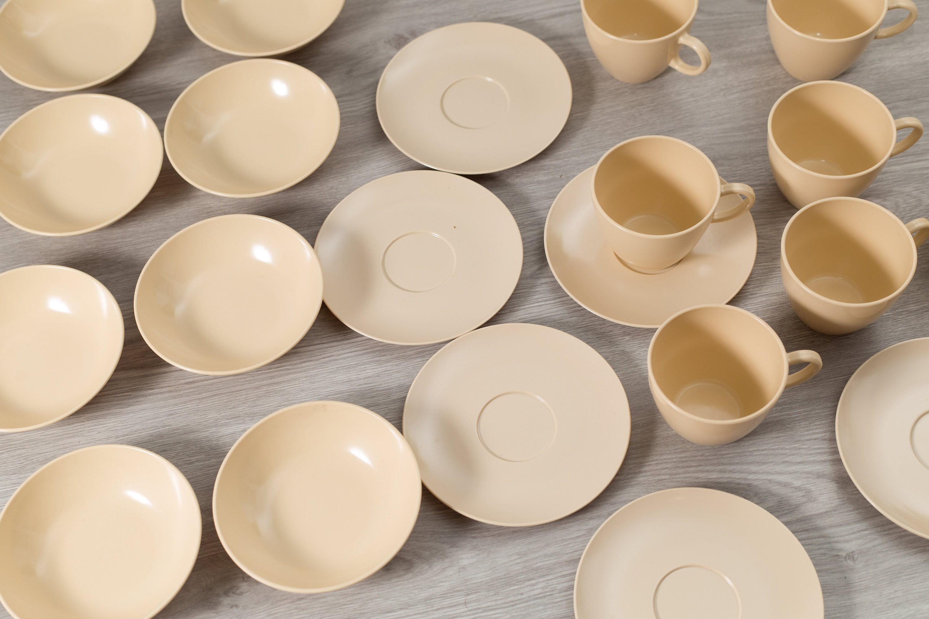 Vintage Melamine Tea Cups, Saucers and Bowls Beige Plastic Coffee Mugs