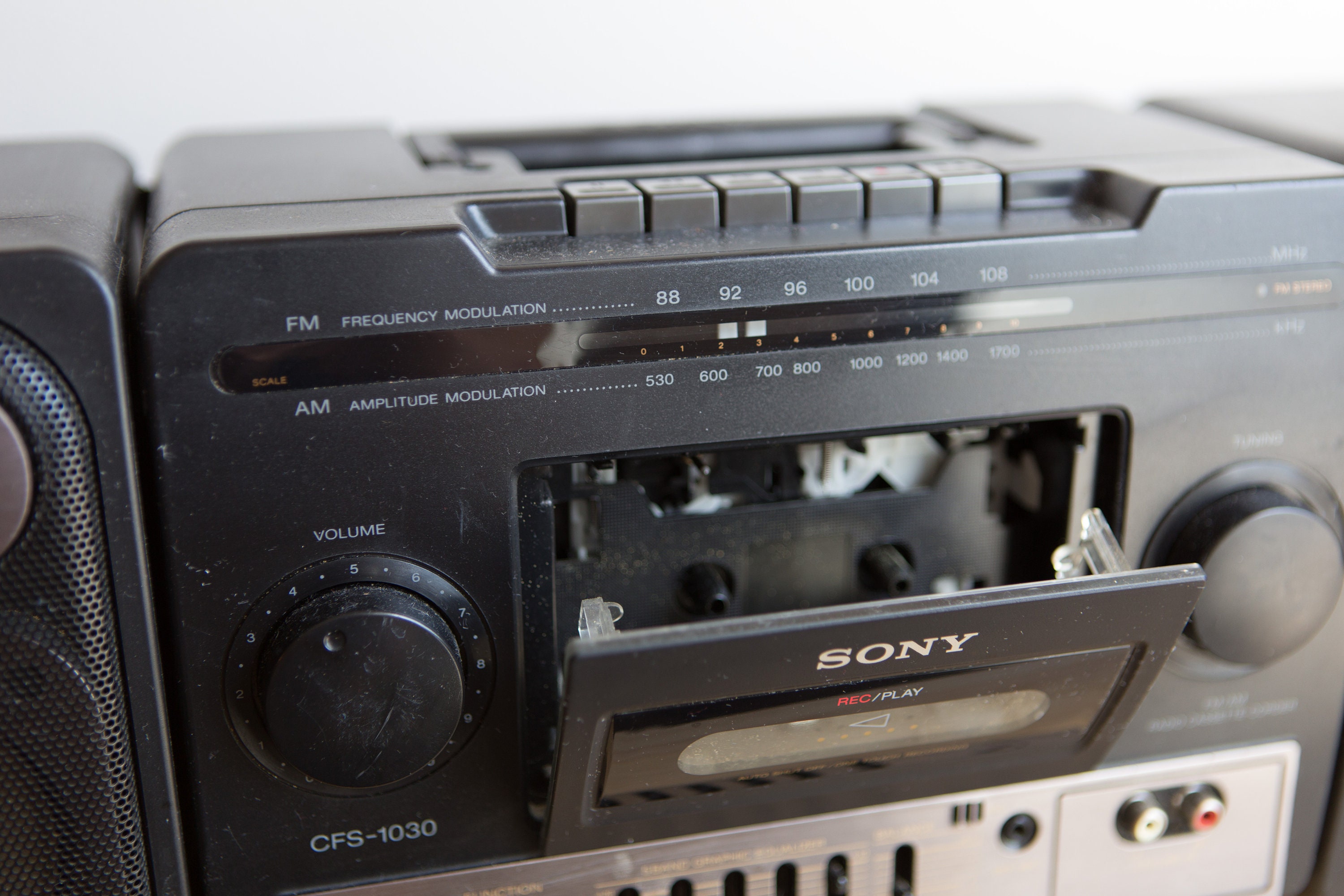 Sony Stereo 2way Speaker System Vintage AM/FM Radio and Speakers Compact Stereo Player with