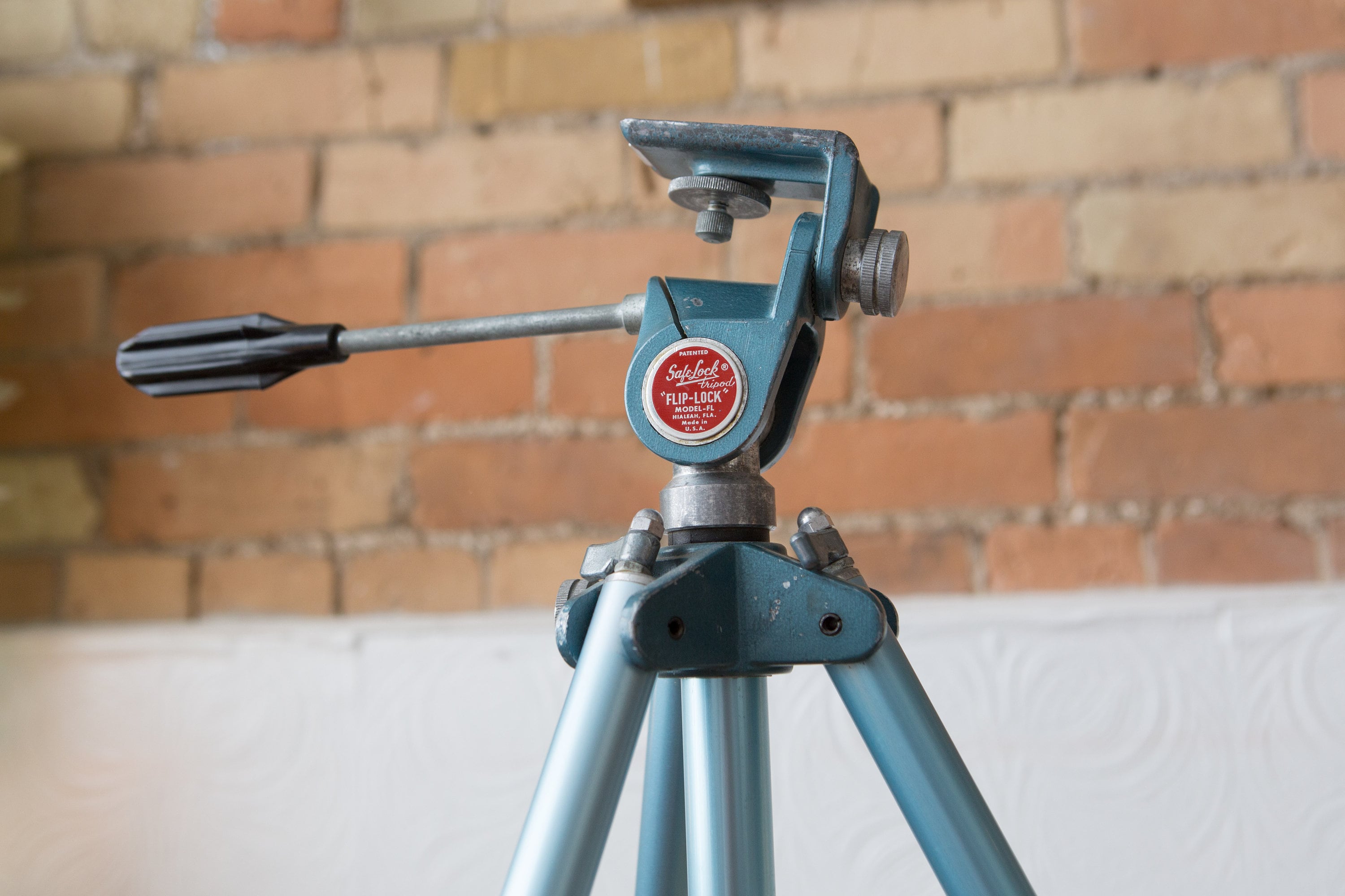Vintage Blue Tripod FlipLock SafeLock Aluminum Adjustable DSLR