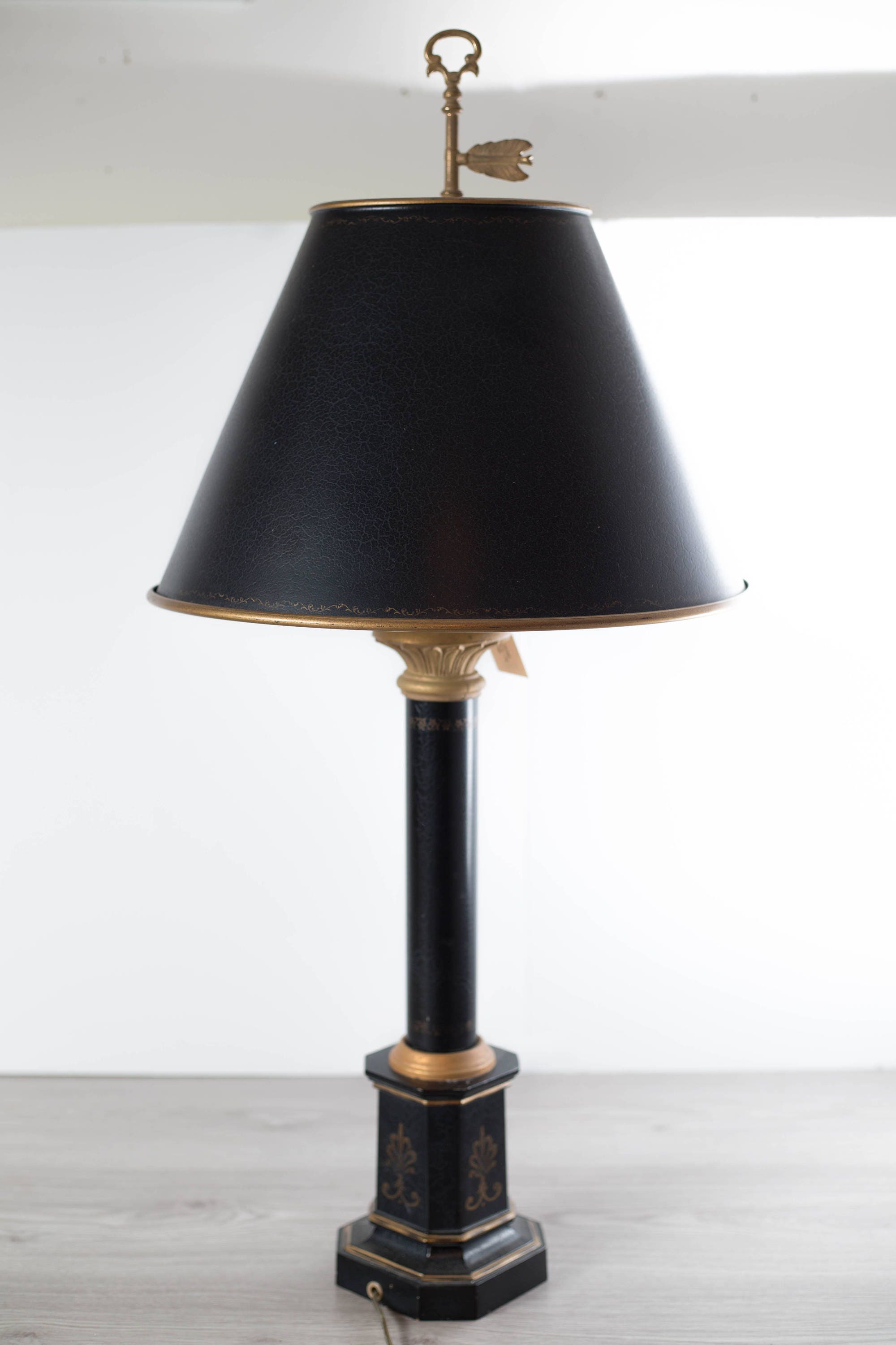 Black and Gold Accent Lamp / Vintage Mid Century Hollywood Regency
