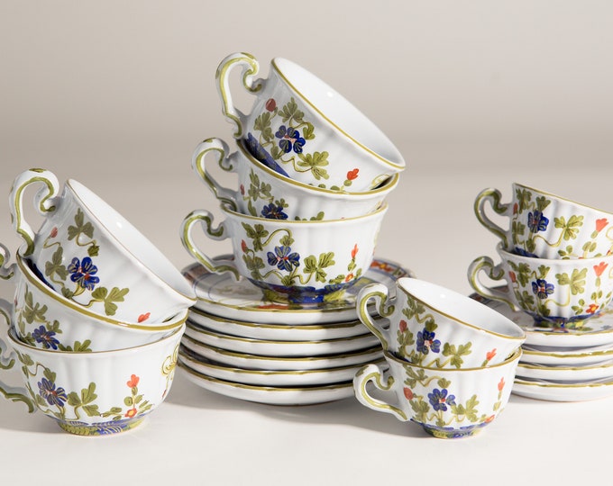 10 Vintage Teacups and Saucers - Maioliche C.A.C.F. Faenza Dipinte A Mano - Made in Italy - Hand-painted Floral Demitasse Cups with Flowers