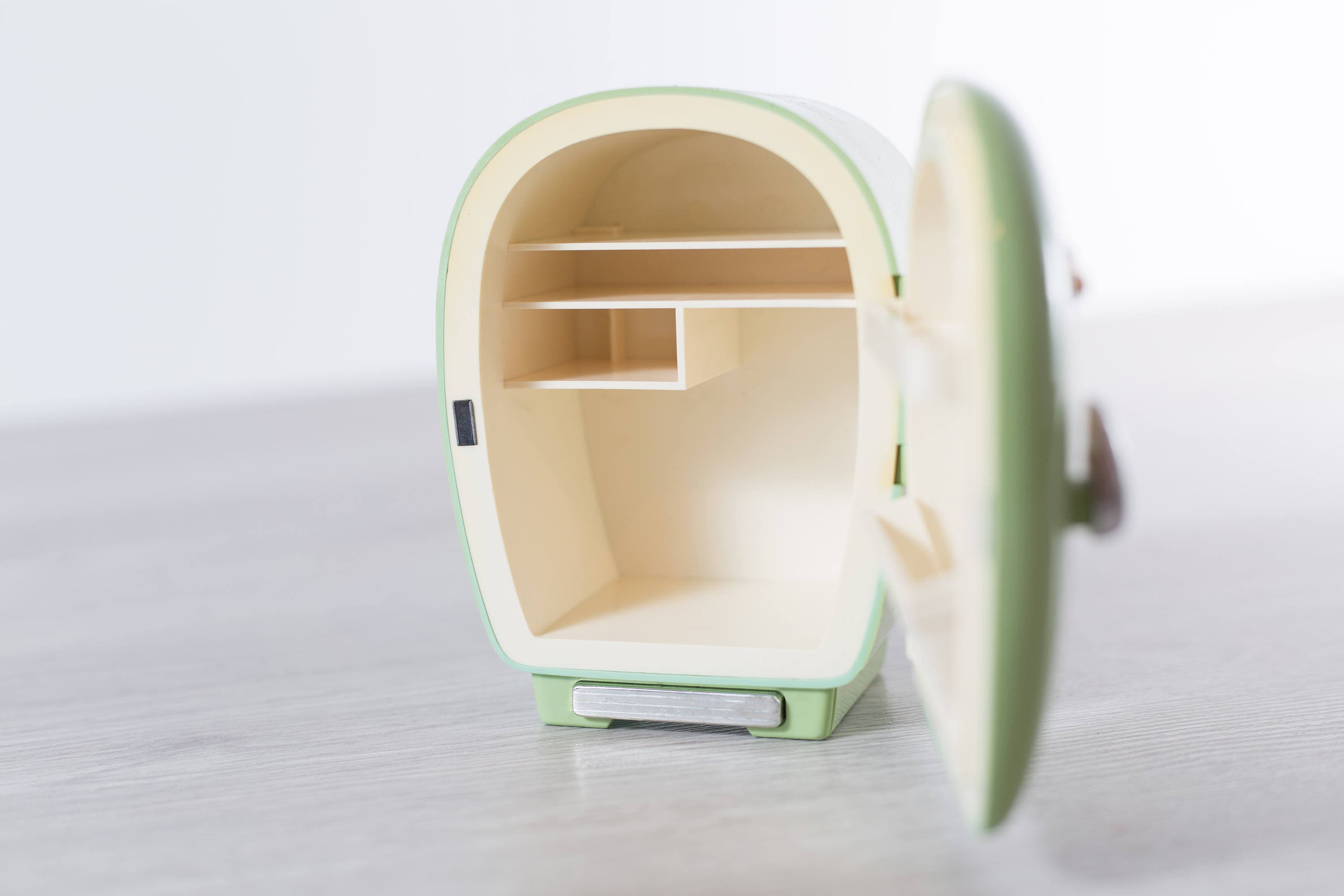 1987 Beetland Mini Fridge / Vintage Mint Green Mini Retro Dollhouse