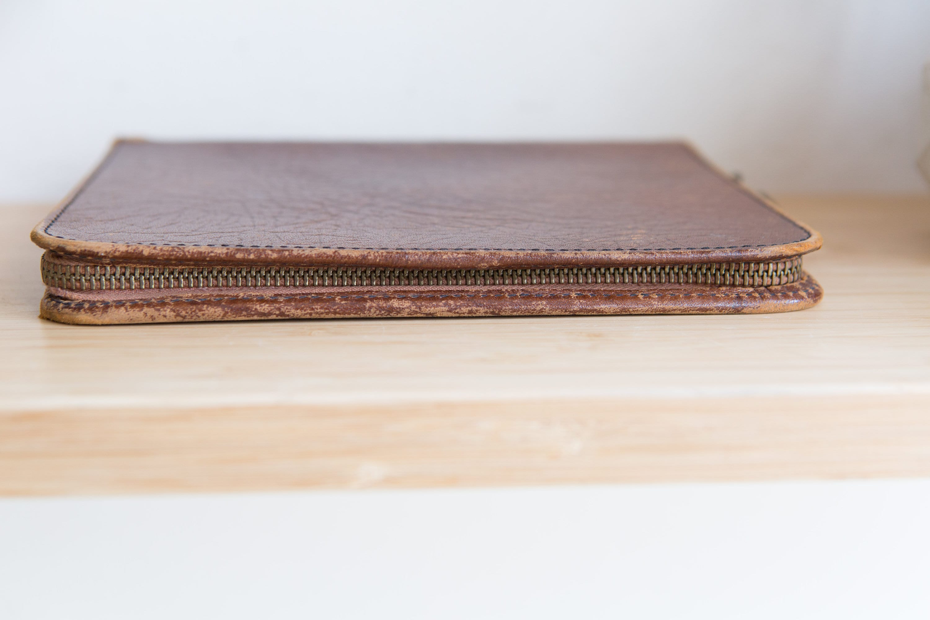 Leather Personal Organizer Leather Booklet Holder Sleeve for Office