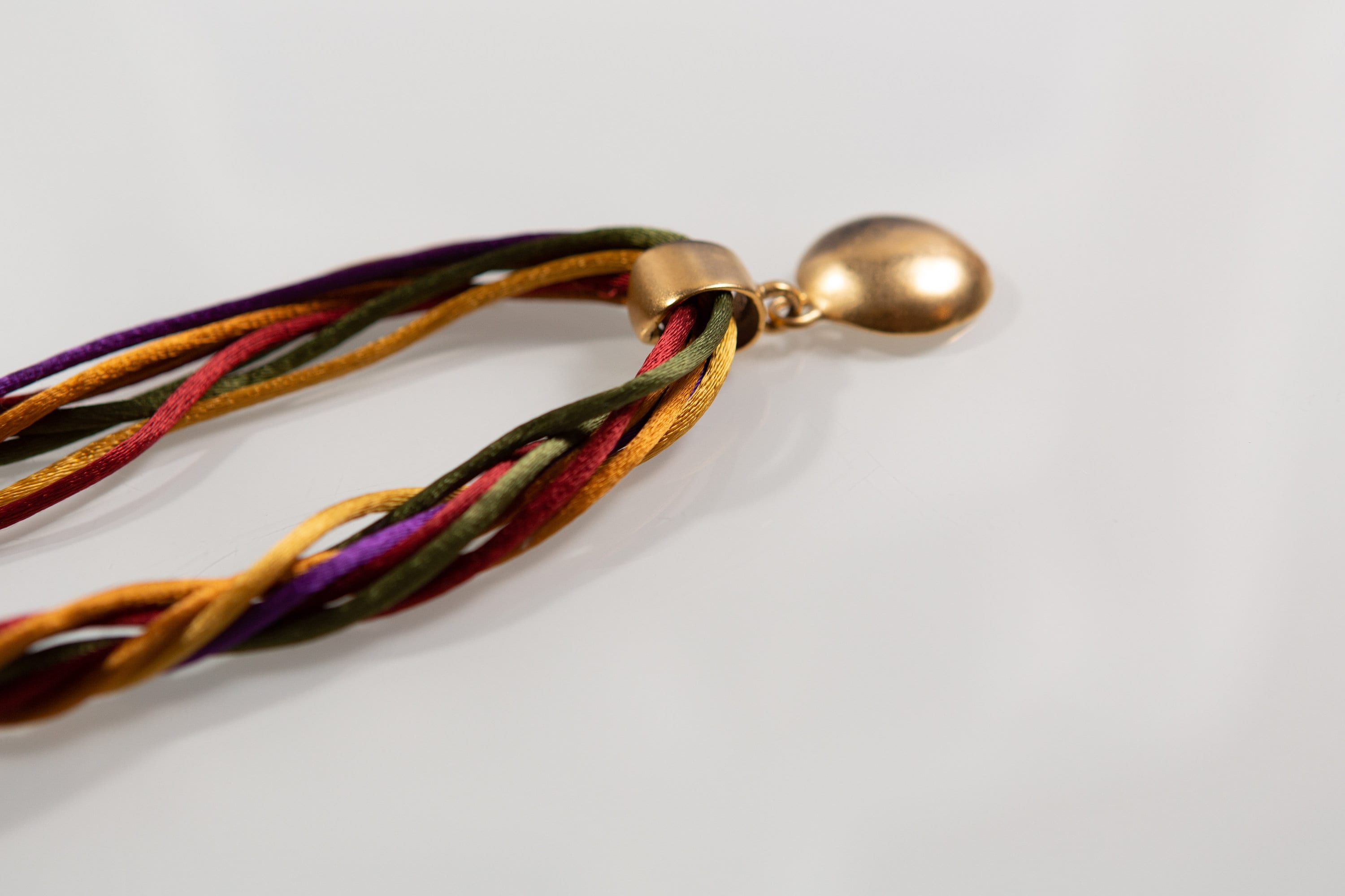 Vintage String Necklace wit Gold Tone Pendant Retro Costume Jewelry